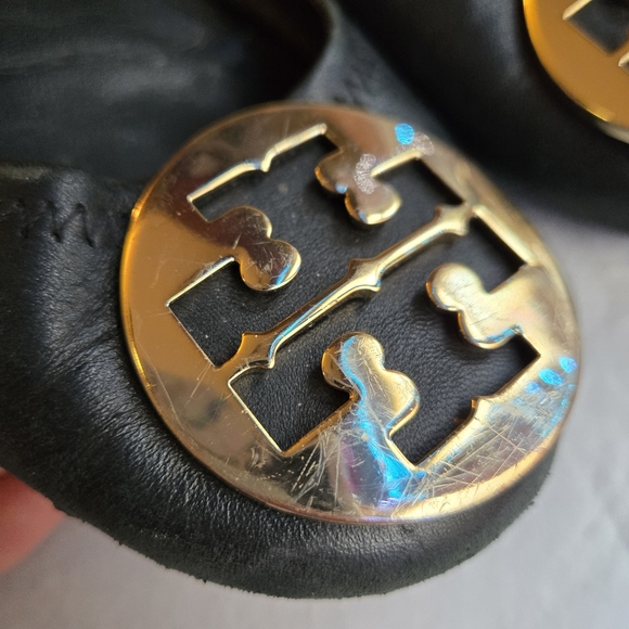 Tory Burtch Reva Ballet Flats Black Leather 8.5 Gold Medallion - Picture 3 of 12